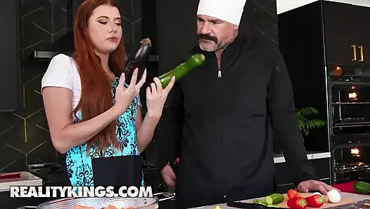 Reality kings - ünlü şef Stella Luxx bu vegan vs etçil sekste rakibinin etlerine karşı koyamıyor