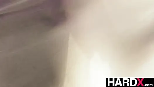 Hardx - iç çamaşırlı sarışın Jazmin Luv büyük yarağın her santimi için inliyor