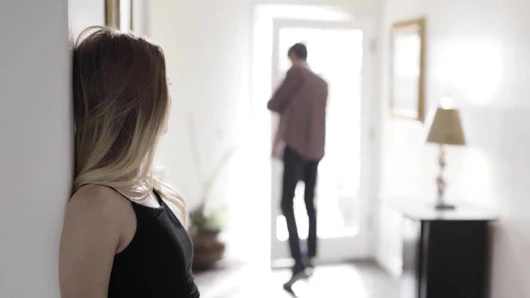 Saf tabu üvey baba üvey kızı seks içine yönlendirir