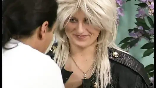 Güçlü yelesi ve sevimli küçük