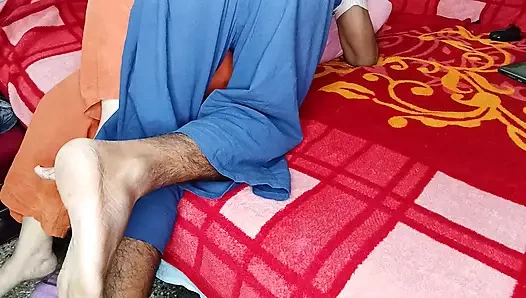 Beutiful Hintli çift hem onun hem de kutsal gününün tadını çıkarıyor.... gösteri devam ediyor 🔥❤️