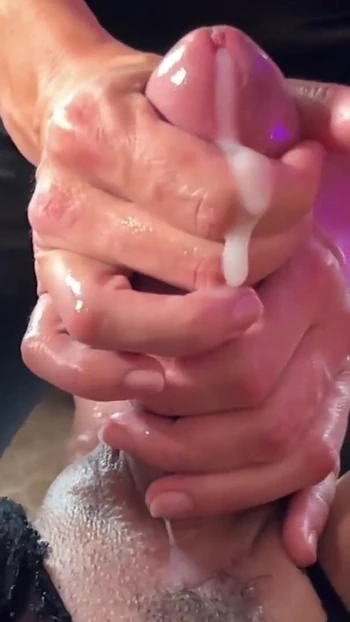 Эмоциональный момент из "Подборка камшотов женского доминирования 2024"