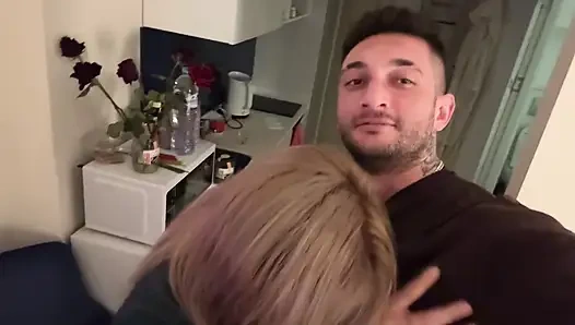 Rus kız ile otel odasında eğlendik