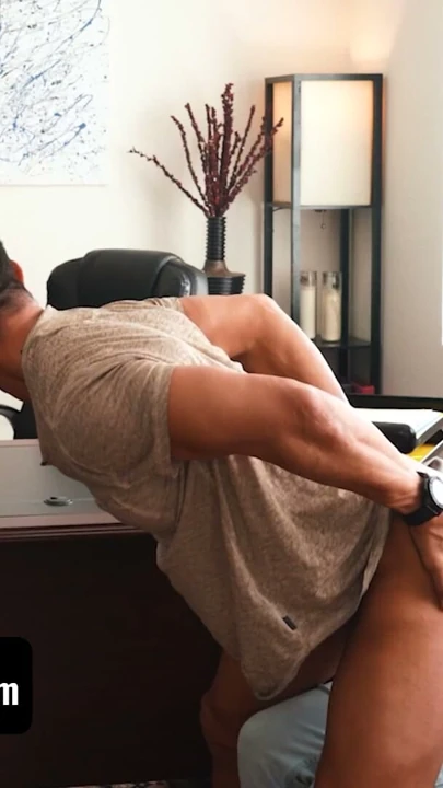 Sapık Doktor Hastalarını Mükemmel Yuvarlak Kıçı Kullanarak Tedavi Ediyor - TherapyDick | Klip 1