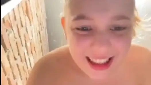 Büyük götümü spor salonunda eğitirken herkesin içinde amına mastürbasyon yap. Anal sikiş. Squirting