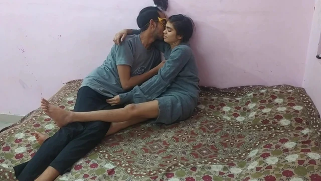 Hint sıska kolej kız derin boğaz oral seks ile yoğun orgazm kedi kahrolası