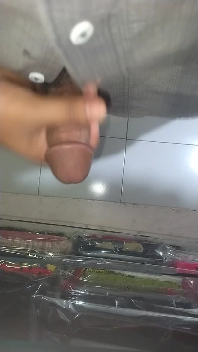 Sert kalkmış penis