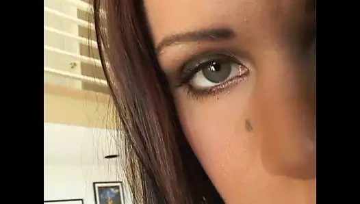 Genç kız deliklerini sikiyor 6 - bölüm 3