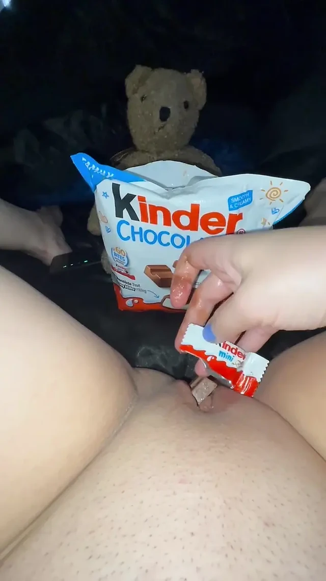 MY SAUDI STEP SISTER SO KINKY- I CATCHED HER MASTURBATE WITH MY CHOCOLATE -AMATEUR- ARABIAN SNOWWHITE -UNITED STATES OF AMERICA-