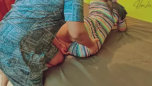 Ateşli genç kız 18+ sabah seksi sırasında sikişiyor ve yanlışlıkla dölleniyor