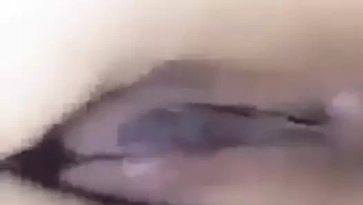 Pakistan sevimli ev kadını kendini gösteriyor