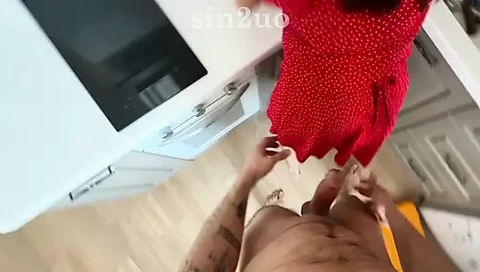 Bölüm 1. Bir tesisatçı geldi ve evli bir kadını götten sikiyor. İlk kez aldattı.