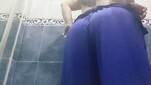 BUTTA CULONA ORIANO'DAKI BIR BARıN BANYOSUNDA VERGIYE TABII KI