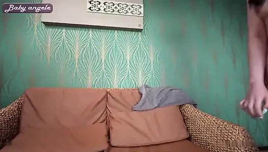 Beklenmedik teklif. İnce güzellik cesur bir hareket yapıyor, sessiz bir anı hayatı değiştiren bir dönemeca dönüştürüyor