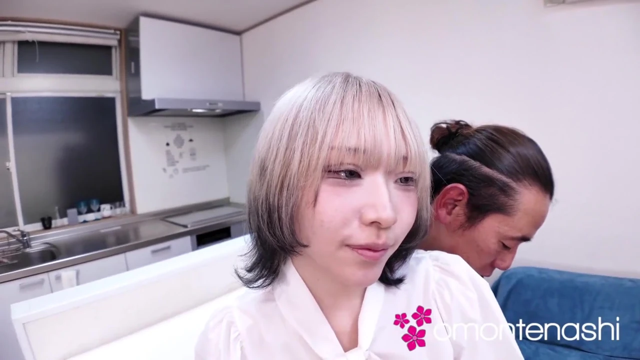 The Gyaru Wife Living Next Door Became a Pet