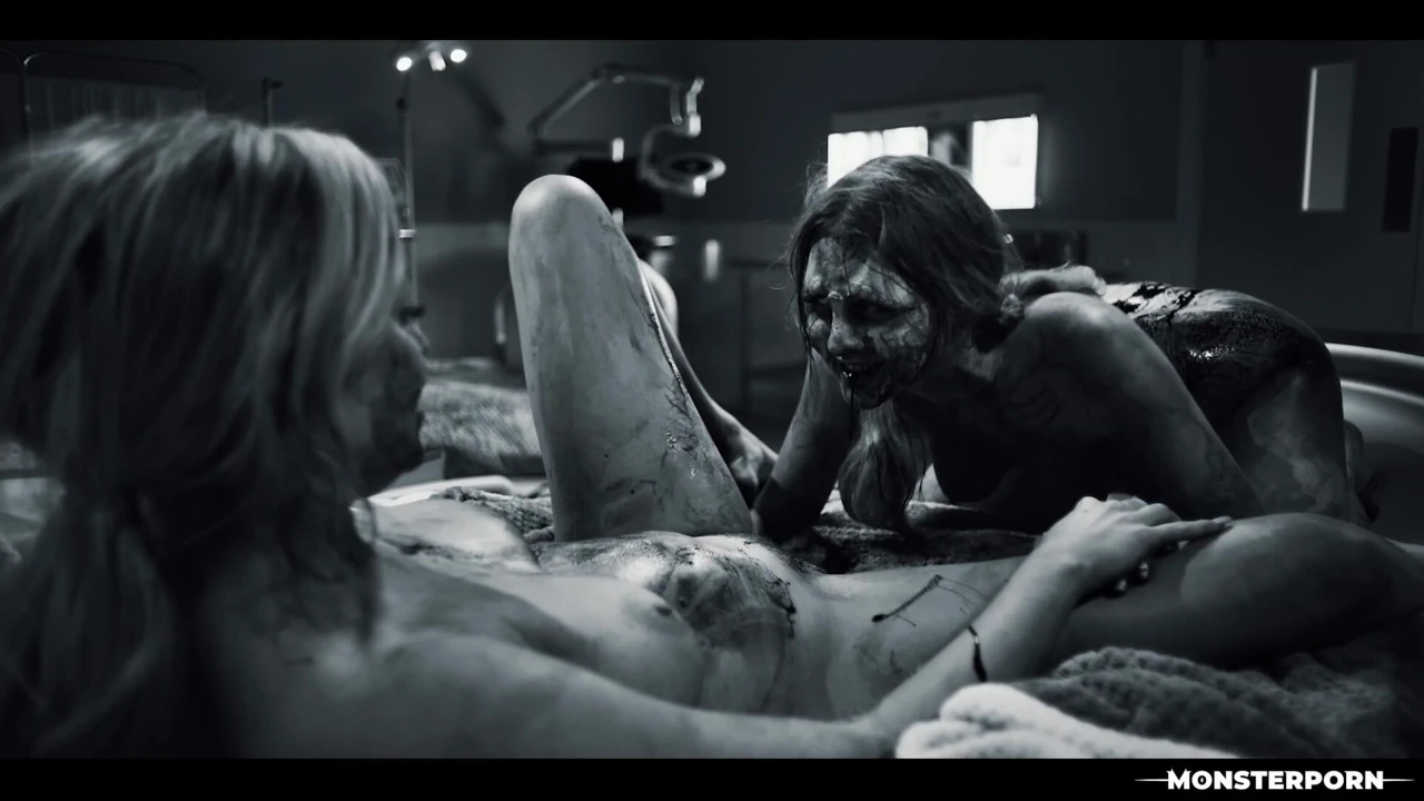 Korku lezbiyen porno - melodi marks ve blake flower sert sert parazitli canavar seks