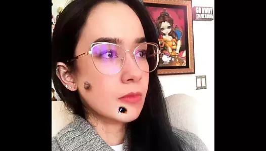 Aj lee jiliam hall'a ben implantıyla saygı duruşunda bulunuyor!