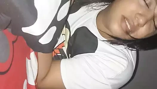 New York'tan büyük sarkık memeli 18 yaşındaki esmer, Amerika Birleşik Devletleri, üvey kardeşinin büyük aletini sikiyor