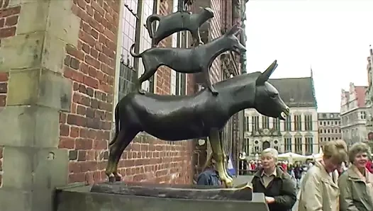 Seksi Alman milf ve genç sahip olan bazı eğlence ile bir uzun dong