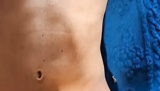 Sahibe kadın egemenliği taşak ezme ayak fetişi ve elle muamele