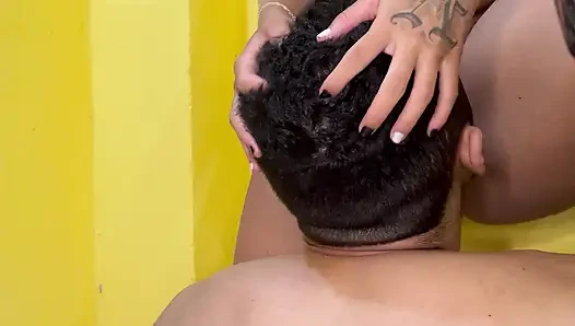 Rahimim acıtıyor, hala tadını çıkarıyorum