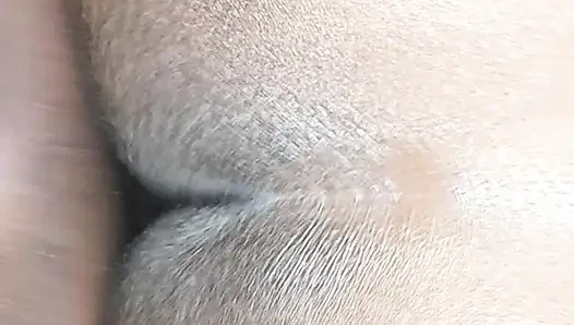 Arkadaşımın üvey annesi benimle sikişmeyi seviyor, demir yarağıma bağımlı