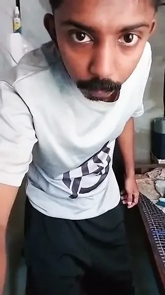 Müdür Shithin Fag Yatak Odasında İyice İşiyor
