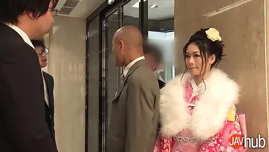 Nishino kıllı amcık vibratörlü grup seks yoğun sikişe yol açıyor