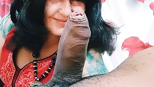 Güzel oda arkadaşı kız beni azdırıyor ve sikişmek istiyor