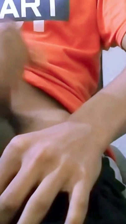 Hintli genç kız arkadaşı tarafından sert sikiliyor ve sıkı göt deliğine boşalıyor. Bangla boysex vücut losyonu kullanıyor. Eşcinsel seksten sonra elle muamele x | Klip 1