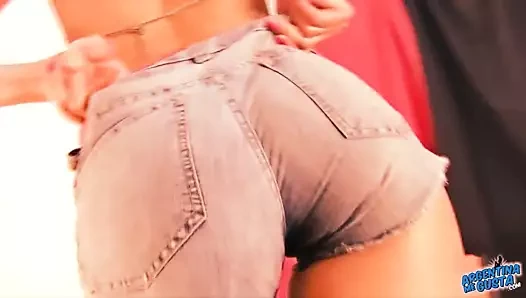 Busty Babe Has Perfect Round Ass & Cameltoe In Tight Denim!