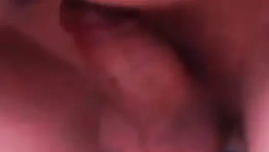 Sert zıplıyor! Çılgın bir şekilde sert üyesine biniyor.