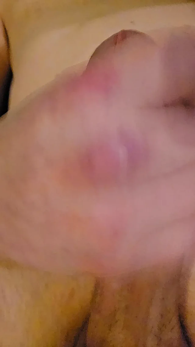 Oyuncaklarımla mastürbasyon yapıyor