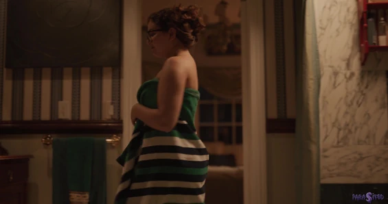 Genç kızlar azgın zombiye dönüşüyor ve vahşi lezbiyen seks yapıyor