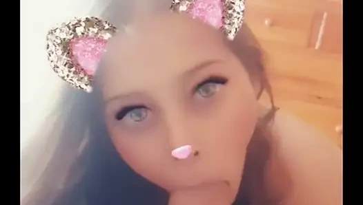 19 yaşındaki kız yarak emiyor