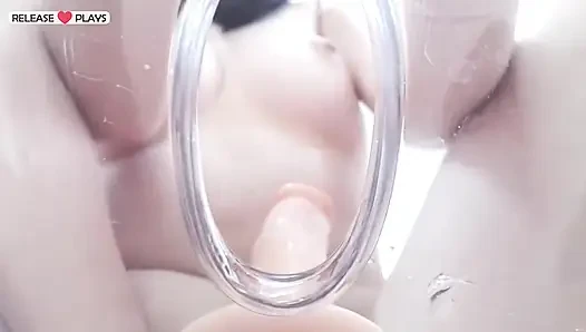 Crystal clear charm ile izin verilemez güzellik şok edici derecede yoğun solo zevk vitrini sunuyor