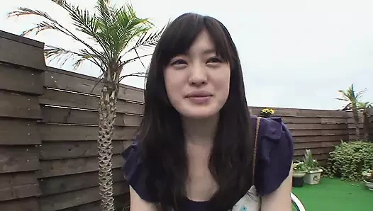 Taze kız aki tajima kıllı amcıklı bir fahişe onu alıyor