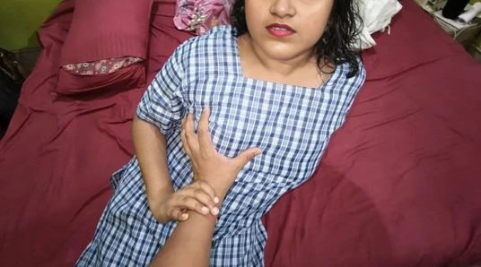 Kuwari chut wali skool kız üvey babası tarafından cezalandırılıyor