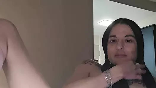 Emy Angel ve küçük kedisi 😝