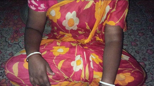 Hintli köylü olgun teyze ilk kez sikişiyor