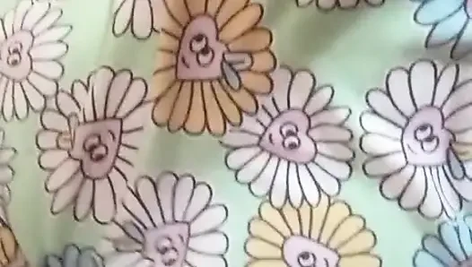18+ üniversiteli kız aşkı ve şehveti ile ilk kez musterbate oluyor Sri Lankalı yerel