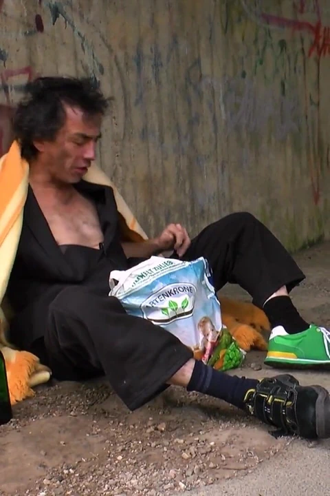 Alman çifte penetrasyon sidik sürtük vahşi sikiş festivali