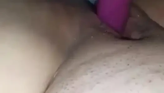 En sevdiğim dildoya fışkırtıyorum