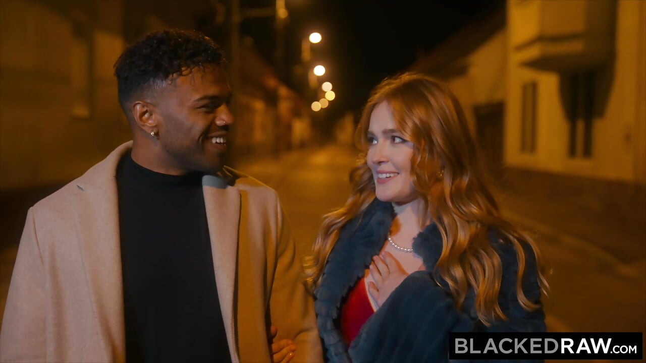 Blackedraw doyumsuz kızıl saçlı jia büyük zenci ve anal seksi seviyor