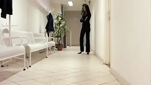 Hastanede 2 hemşireyle üçlü seks