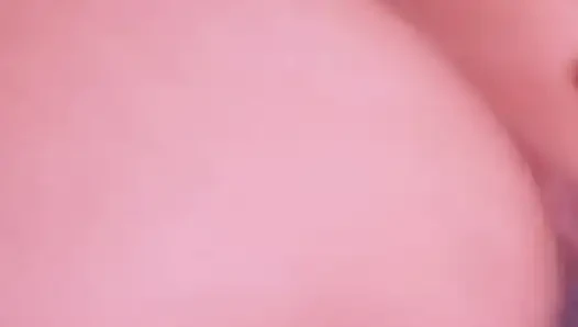 Kız öğrenci öğretmeninin üstüne atlamak için kaçıyor.