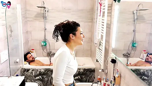 My Roommate Gives Me a Blowjob in the Bathtub and Gets Cum on Wet Jeans