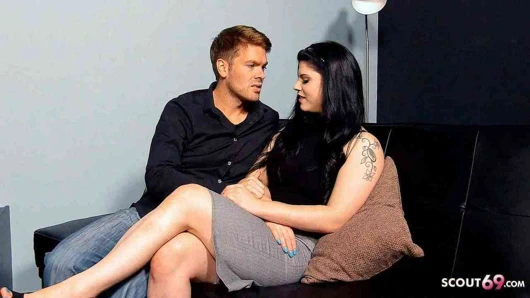 Büyük doğal memeler ve göt ofis kız lucia aşk konuşma için sikme