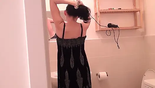 Doyumsuz hamile orta yaşlı seksi kadın her sert yarağı alıyor