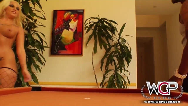 Wcp kulüp busty sarışın bebek becerdin tarafından bbc